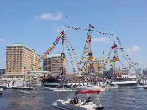 800px-Gasparilla_Pirate_Fest_2003_-_Pirate_Flagship_Invading_Tampa.jpg